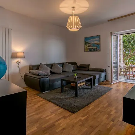 Apartment Elza