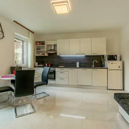 Elza Apartment